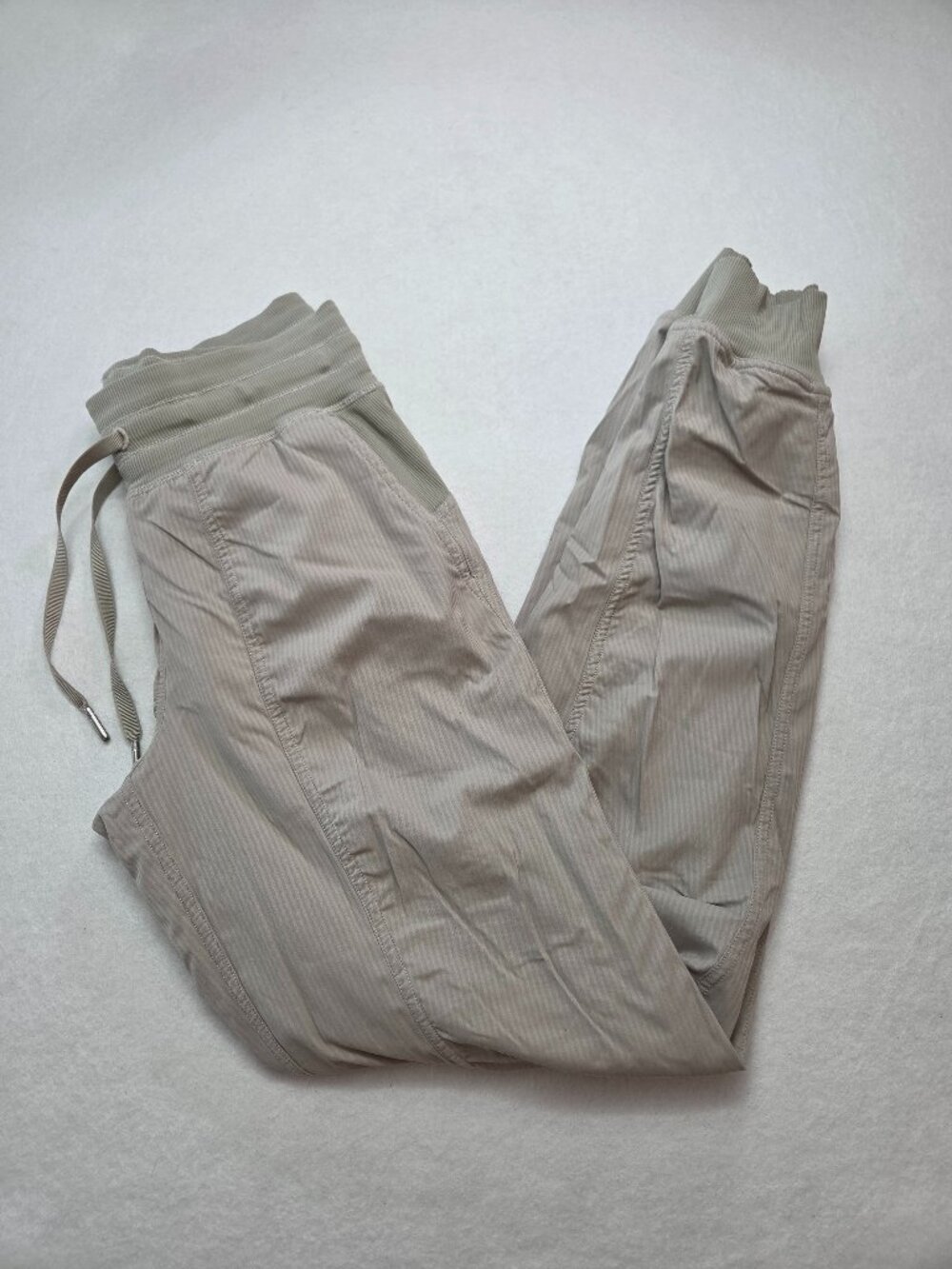 Lululemon Dance Studio Mid-Rise Jogger Lined 29" Women’s Size 2 Taupe Gray Swift